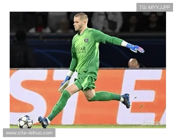 舍瓦利耶神勇化解单刀险情 巴黎门将稳健守护球门